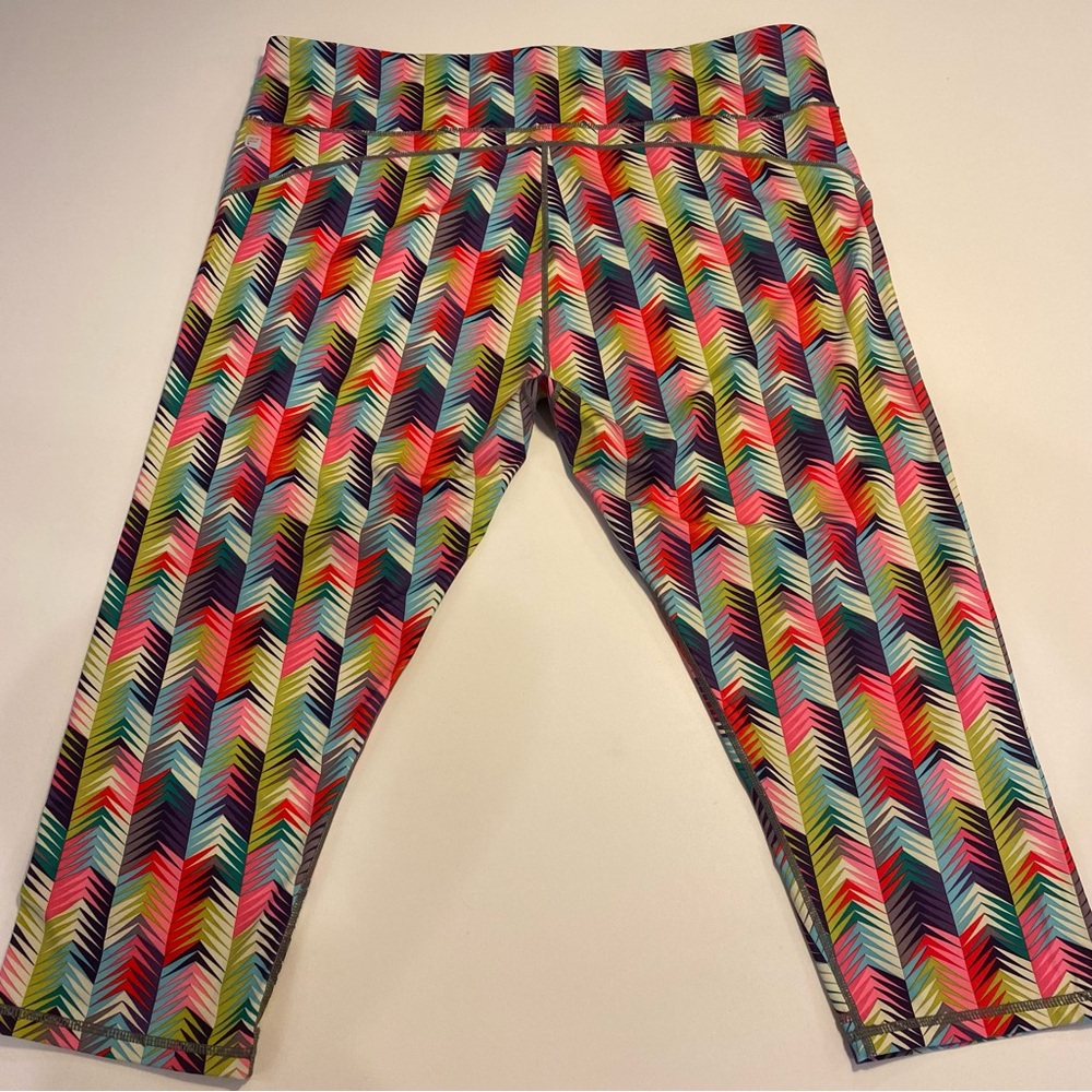 Fabletics Multicolor Chevron Cropped Leggings Pin… - image 5